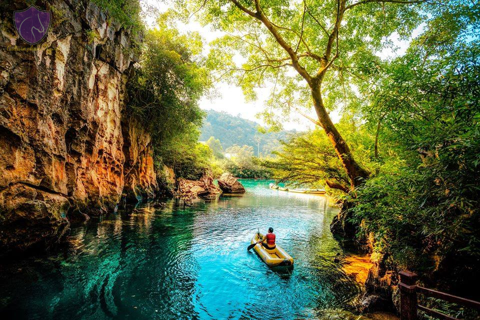 Paradise Cave and Dark Cave Tour
