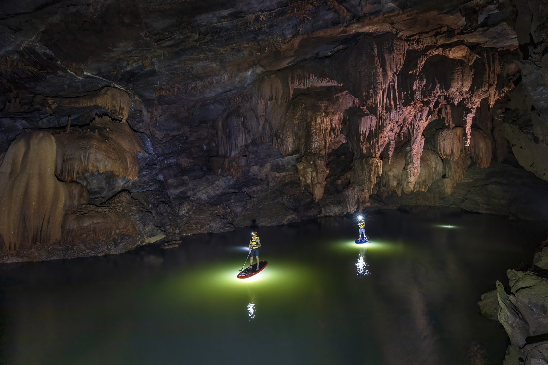 Paradise Cave and Dark Cave Tour